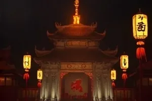 《旧钟表店》解析封面，拆解开的怀表零件